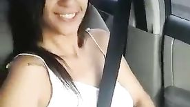 Passageira Vadia Exibe a Bucetinha Pra Motorista De Uber Da Cidade De Goiânia GO