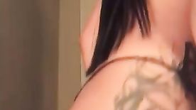 Novinha do zap presenteia galera com vídeo de nudes