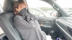 boquete no carro Japonesa pagando boquete dentro de carro