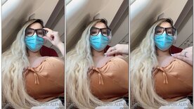 Adriana Alencar loira peituda se exibindo dentro do avião