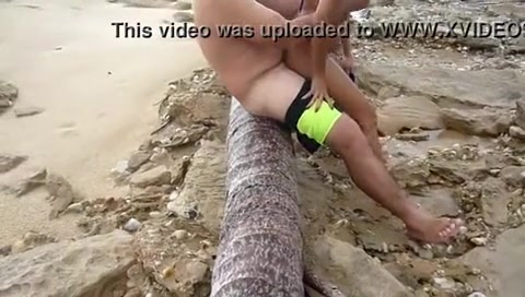 Novos flagras de sexo na praia de nudismo
