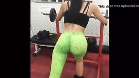 Academia é Sempre Um Lugar Perfeito Pra Ter Mulher De Bunda Durinha Bem Gostosa