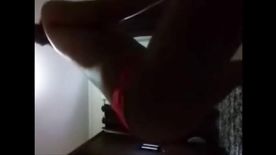 Novinha  Exibicionista Grava video amador dançando peladinha e pede comentarios