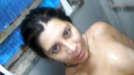 Mandou Beijo se Filmando Pelada Tomando Banho Vazou no Zap Pornô