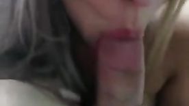 Vídeo de Sexo Oral Loira Putinha Dando Boa Mamada na Manjuba Xvideos Brasileiro