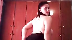 Novinha Rabuda Amadora  Metendo Os Dedinhos No Cu Gostoso Exibindo a Linda Bunda Grande