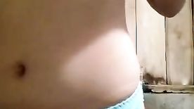 Novinha do Interior Vaza na Net Tirando Roupa e Mostrando Corpo Delicioso