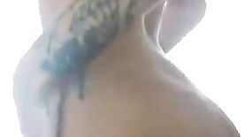 Novinha amadora safada tatuada pelada na webcam