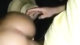 2 Sertanejos comendo putiane ninfetinha no carro