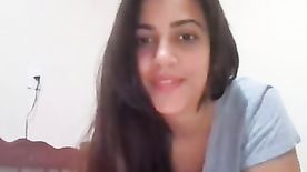 Videos amador porno   Putinha safada morrendo de tesão levando chupadinha na xoxota