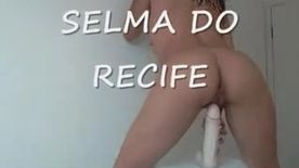 Selma cadela do Recife senta no consolo de 30cm