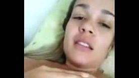 Xxx xvideos  Esperou maridinho sair e foi bater uma siririca morrendo de tesão