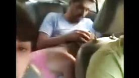 Xvideos boquete  Putinha pagando boquete dentro do carro deixando parceiro todo excitadinho