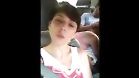 Xvideos boquete  Putinha pagando boquete dentro do carro deixando parceiro todo excitadinho