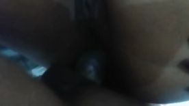 Morena de piercing na pepeca dando cuzinho apertado de lado video xxx