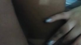 Morena de piercing na pepeca dando cuzinho apertado de lado video xxx