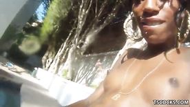 Porno travesti orgia na casa do amigo gay que bebeu água da piscina com porra de boneca bêbada