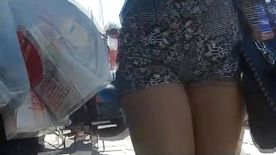 Porno amador x videos - Filmando favelada de short socado no capo de fusca