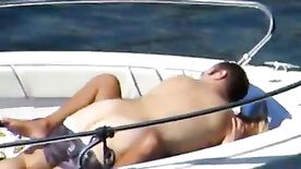 Turista flagra casal dando uma trepada dentro do barco video xxx