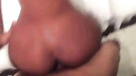 Mulata aguenta tudo na boceta em video porno