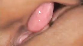 Piranhão dando linguada na bucetinha gostosa da atriz porno