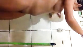 Amiga da minha mulher mandou video tomando banho