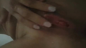 Colega safada manda video nude mostrando xota
