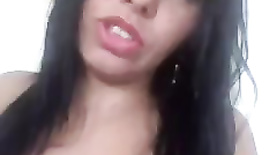 Tenho bucetinha limpinha cheirosa me cuido adoro sexo oral