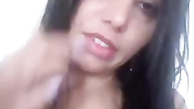 Tenho bucetinha limpinha cheirosa me cuido adoro sexo oral