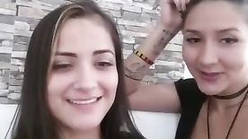 Lesbicas safadinhas fazem video quente e jogam na net