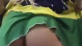 Apaixonada pela seleção brasileira loira grava video nua