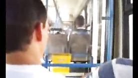 Boquete no onibus safadinha de brasilia mamando desconhecido