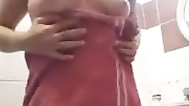 Novinhas videos abrindo toalha na area de serviço