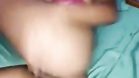 Porno tube moreninha exibindo sua xota