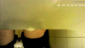 Spycam aux toilettes 30