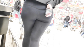 Juicy big bunda girls in tight lycra