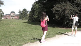 Selfie addicts fucks tourist teen babe in the grass