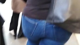 Pawg Blue Jeans London tourist (Candid)