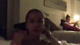 Chica periscope 4 ( muestra teta)