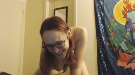 Wife masturbates for hubby on cam