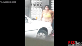 Flagra coroa gordinha metendo na rua com adolescente aproveitador