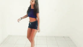 novinha perfeita rebolando funk