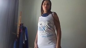 Coroa vadiazinha grava video trocando de roupa