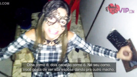 Cristina Almeida convida alguns fãs despopulars para participar do Gloryhole 4 na cabine do cinema cine kratos no centro de são caralholo, ela xinga muito o seu esposo cifrudo enquanto ele grava ela to...