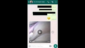 Mandando nuds para o amigo no whatsapp masturbando com consolo