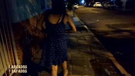 Novinha se exibindo na rua