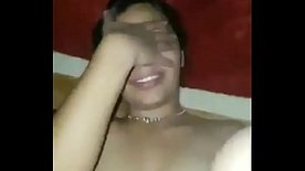 Porno quente deixando essa gata meter com amor no sexo online