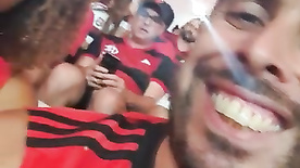 Torcedora do mengão sem calcinha no estádio