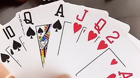 Gaúcha gostosa jogando cartas pelada