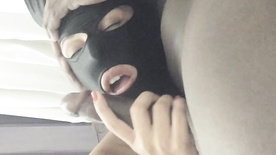 sexo sexo Puta mascarada chupando o amante pauzudo